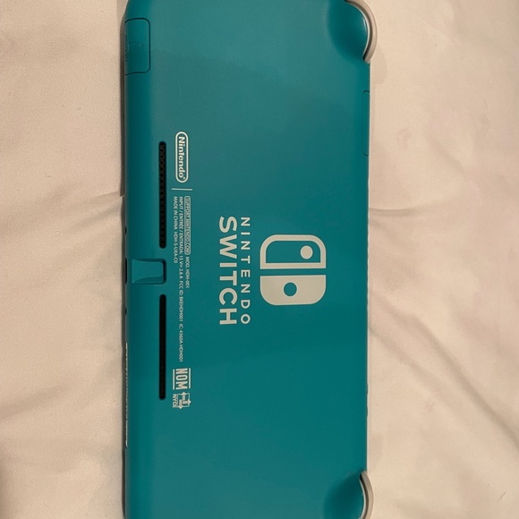 Nintendo Switch Lite w/Case + Animal Crossing New Horizons - Picture 12 of 15